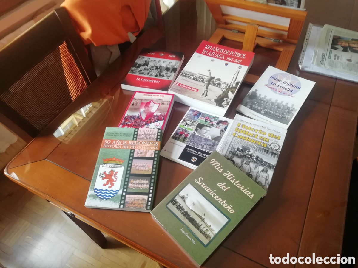 Coleccionismo deportivo: Libros f&uacute;tbol extreme&ntilde;o. Lote de 11 - Foto 1