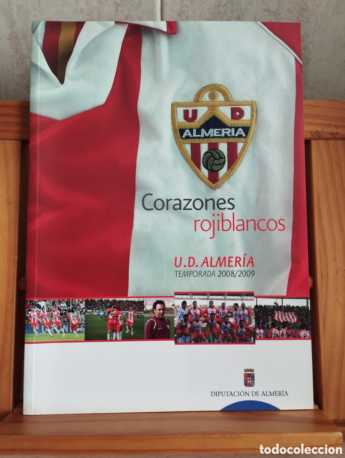 Coleccionismo deportivo: FUTBOL LIBRO CORAZONES ROJIBLANCOS U.D. ALMER&Iacute;A 2008/2009