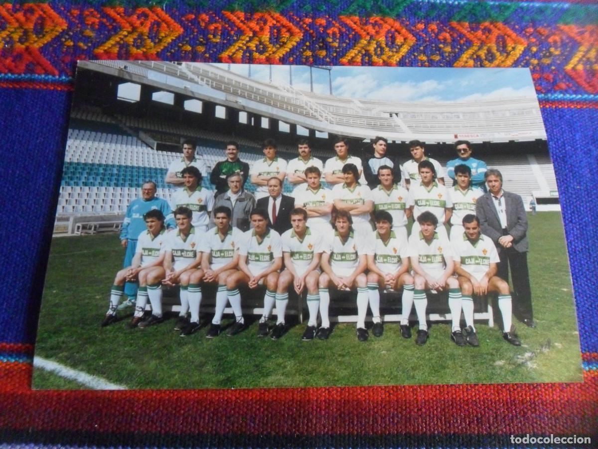 Coleccionismo deportivo: ELCHE CF FOTO PLANTILLA 87 88 ASCENSO A 1&ordf; Y LIBRO NUESTRO ESTADIO ESTADIO MANUEL MART&Iacute;NEZ VALERO