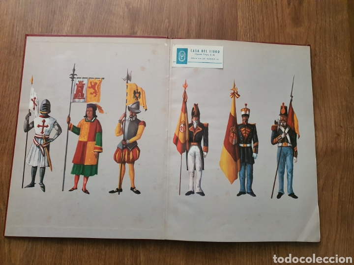 Libros: Libro la bandera de Espa&ntilde;a 1981 . - Foto 2