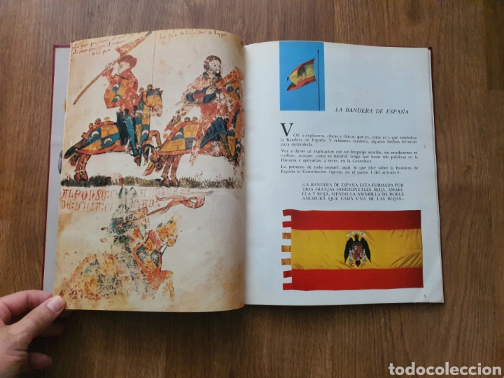Libros: Libro la bandera de Espa&ntilde;a 1981 . - Foto 3