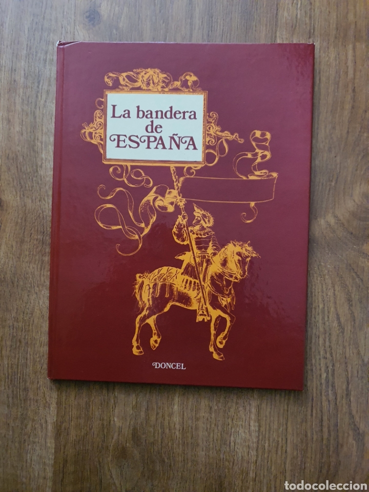 Libros: Libro la bandera de Espa&ntilde;a 1981 . - Foto 1