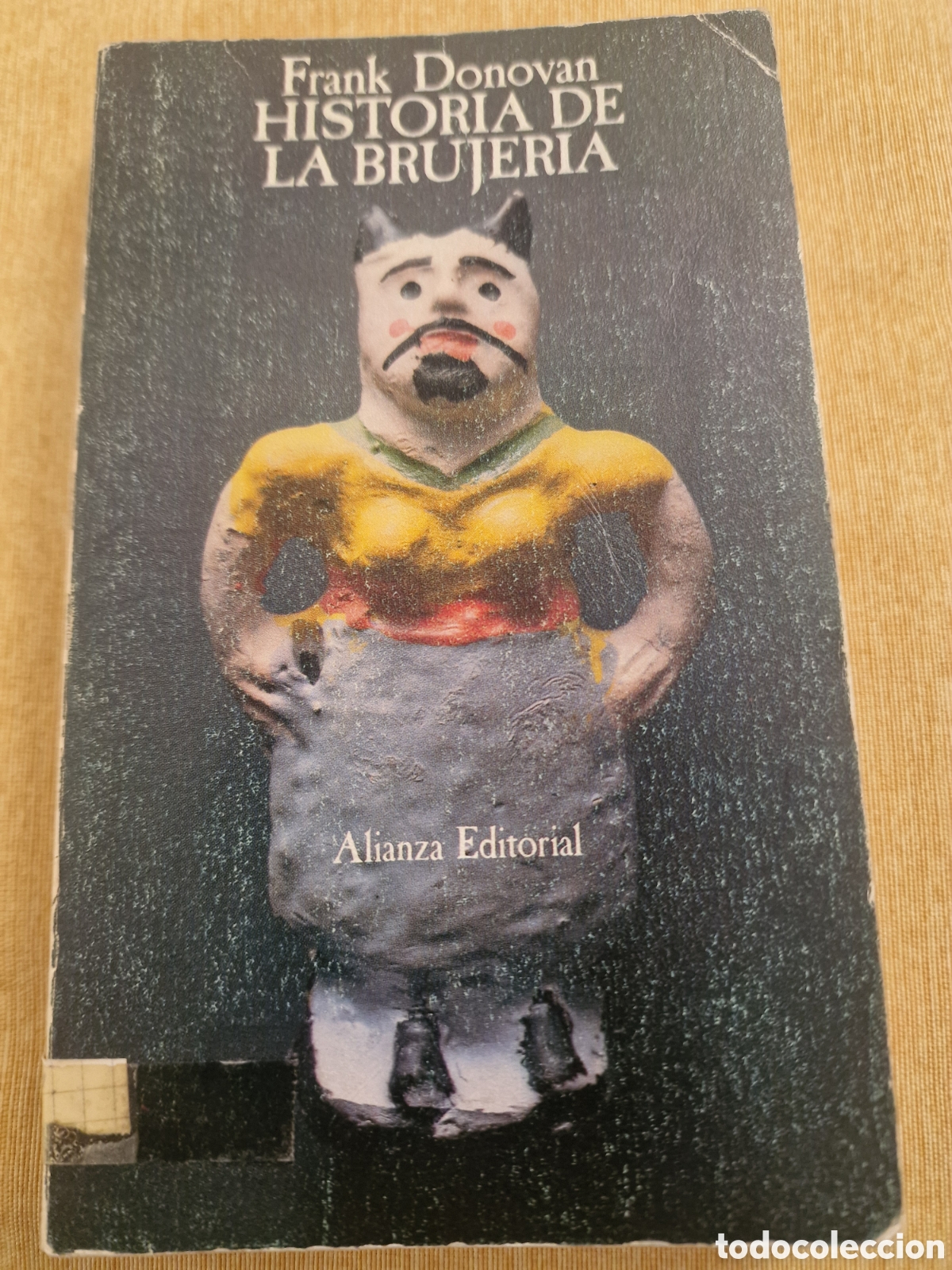 Libros: Historia de la brujer&iacute;a. Frank Donovan - Foto 1