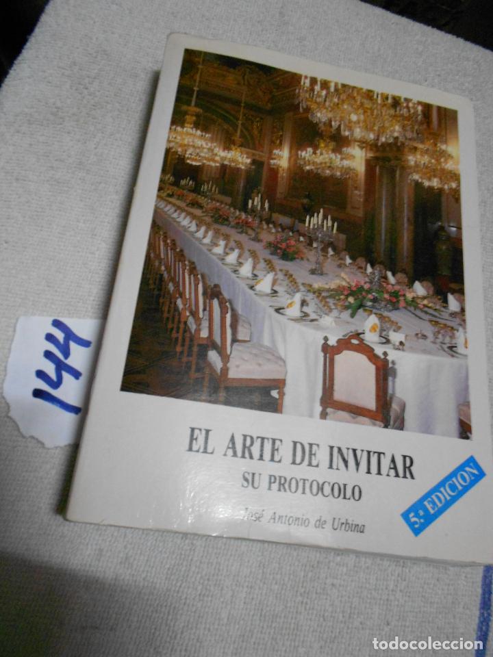 Libros: EL ARTE DE INVITAR Y SU PROTOCOLO - Foto 1