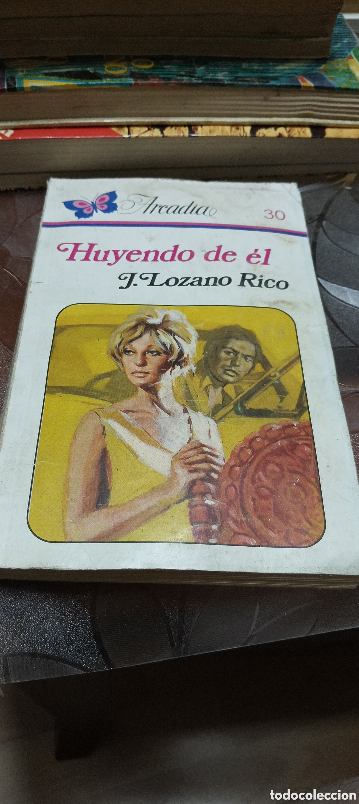 Libros: Novela Huyendo de &eacute;l