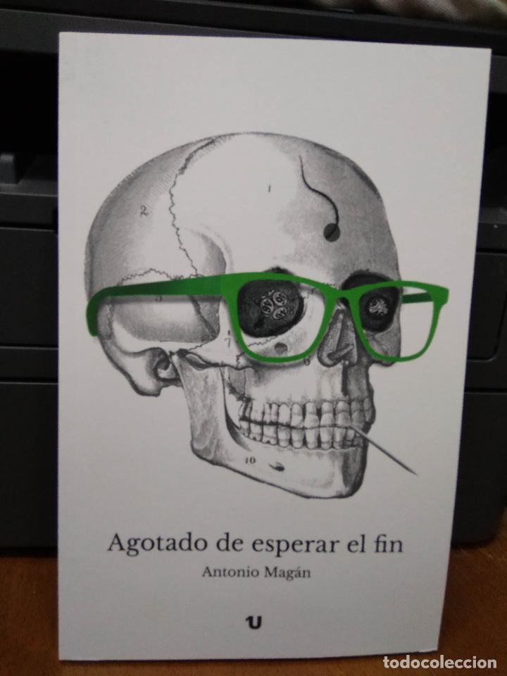 Libros: Agotado de esperar el fin - Foto 1