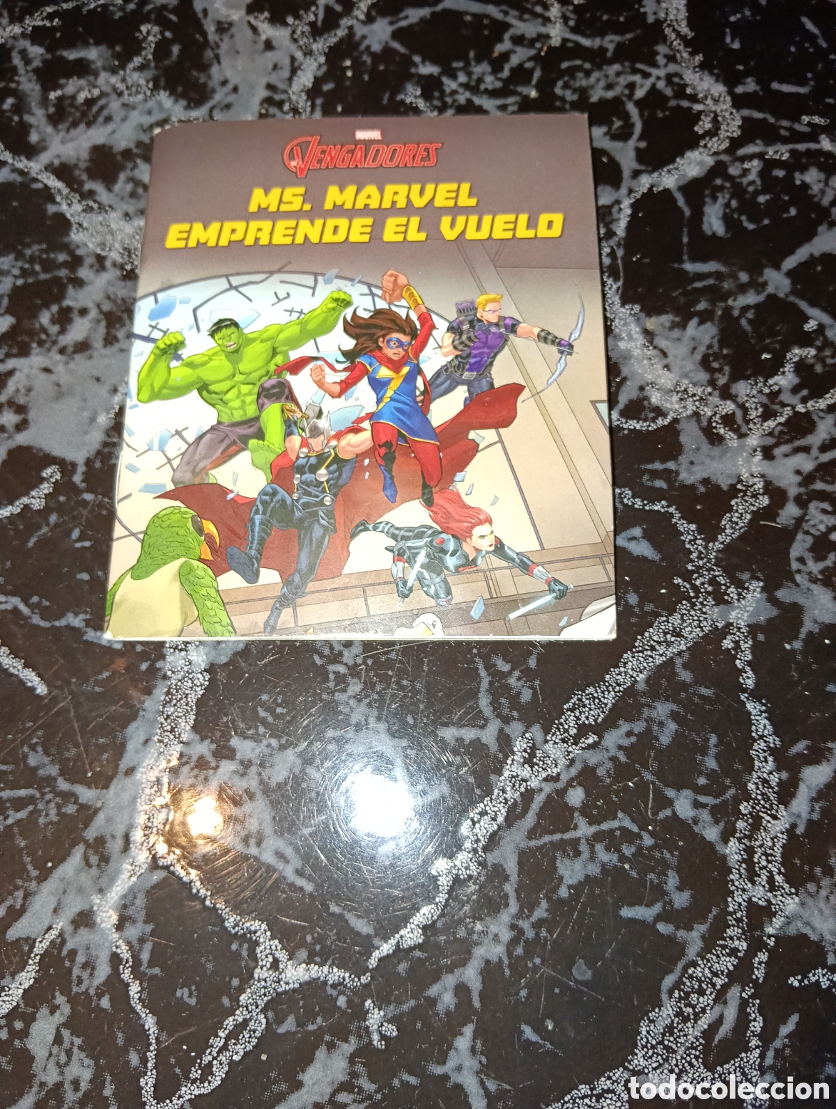 Libros: Vengadores ms Marvel emprende el vuelo