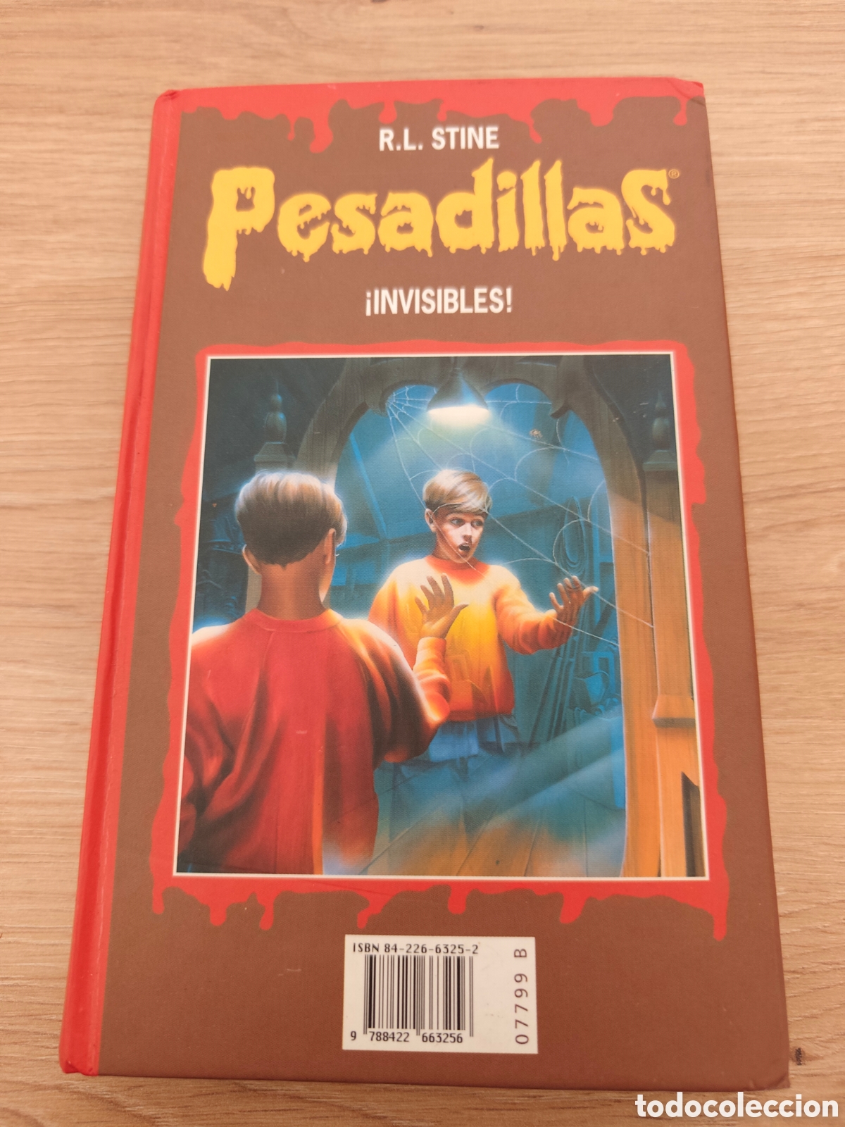 Libros: Lote 2 libros Pesadillas &ndash; R. L. Stine &ndash; &iexcl;Invisibles! y Sangre de monstruo &ndash; C&iacute;rculo de Lectores
