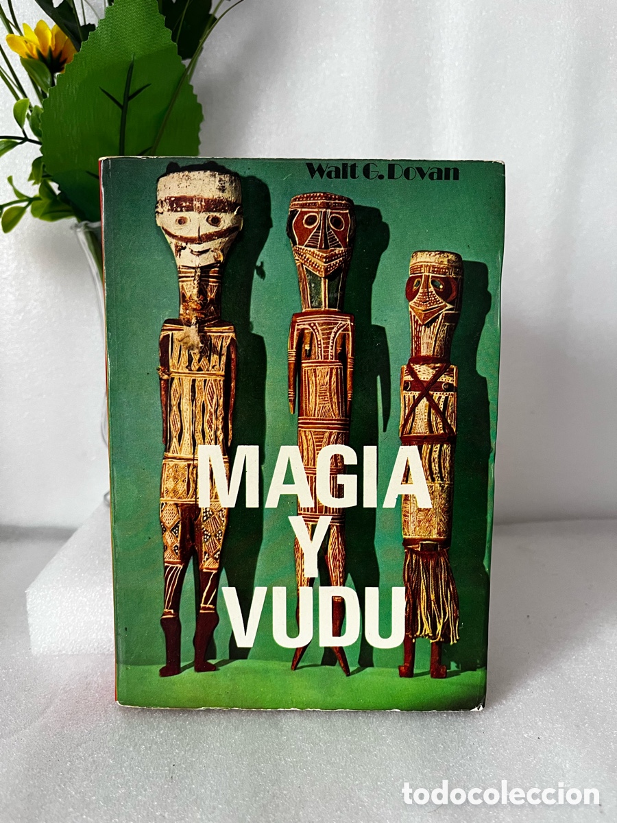 Libros: Libro Magia y Vud&uacute; (1977)