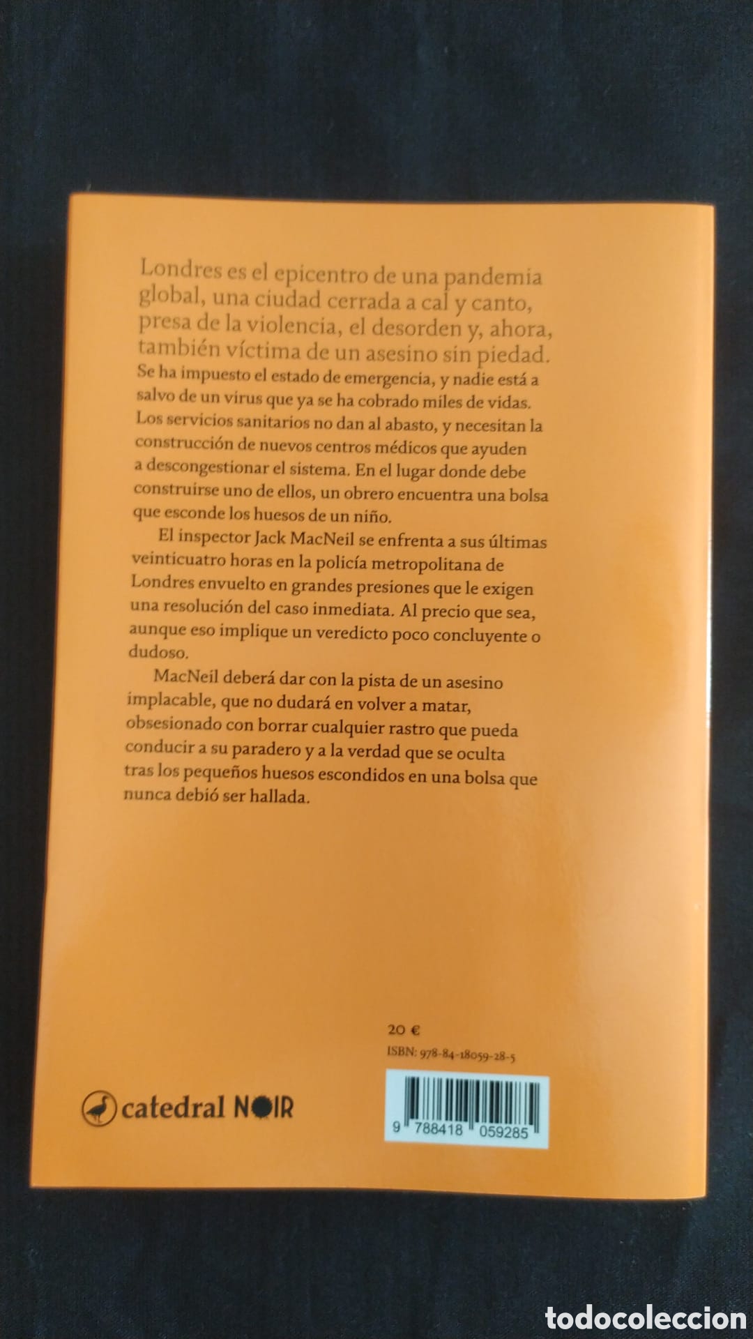Libros: ENEMIGO INVISIBLE. PETER MAY - Foto 2