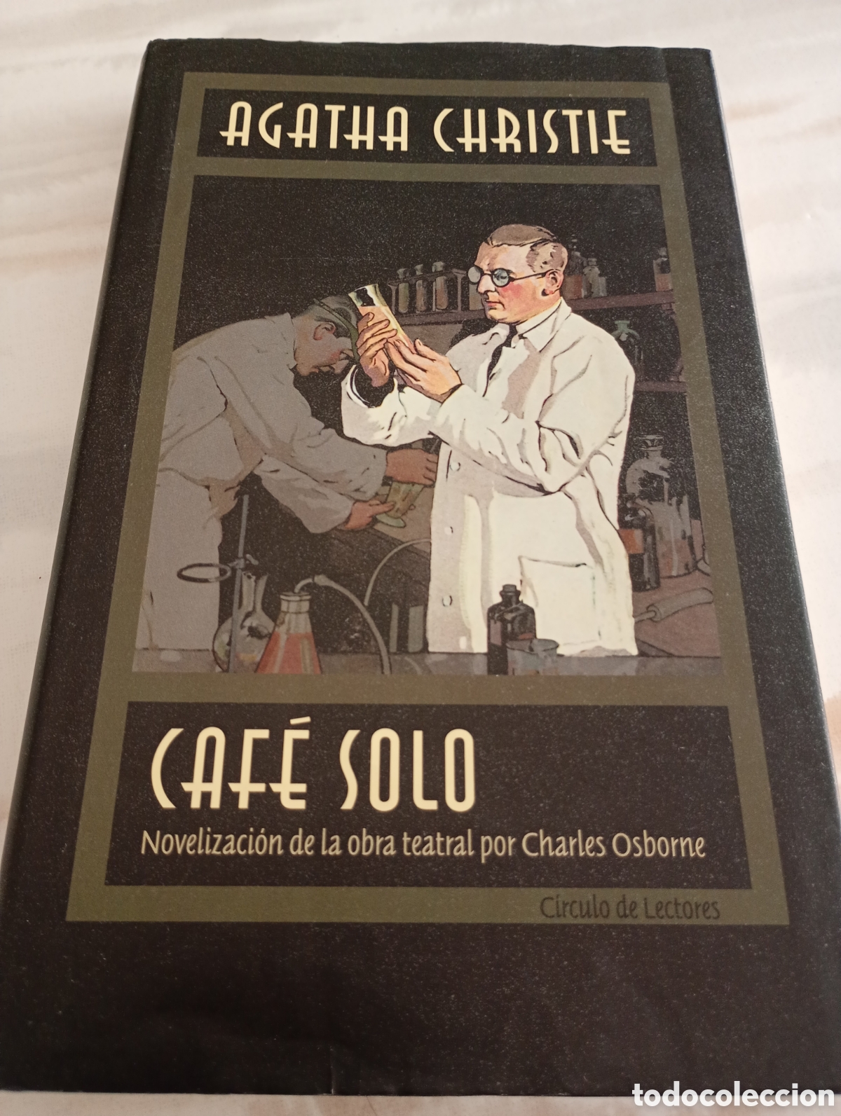 Libros: Caf&eacute; s&oacute;lo ☕, novela de Agatha Christie