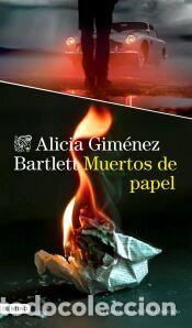 Libros: Muertos de papel - Gim&eacute;nez Bartlett, Alicia