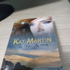 Libros: KAT MARTIN TAN LEJOS TAN CERCA. Lote 361044725