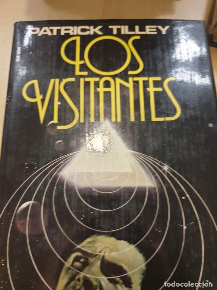 Libros: los visitantes Patrick Tilley - Foto 1