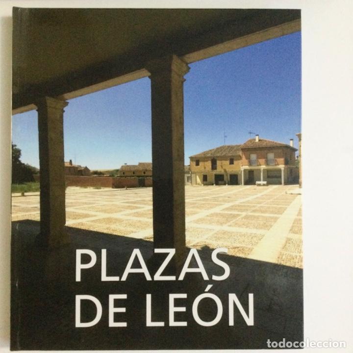 Libros: Plazas de Le&oacute;n. NUEVO - Foto 1