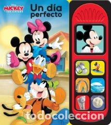B&uuml;cher: UN DIA PERFECTO CON MICKEY Y SUS AMIGOS 7 BOTONES - MICKEY AND FRIENDS