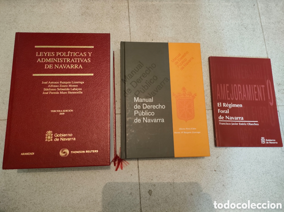 B&uuml;cher: MANUAL DERECHO PUBLICO, CODIGO LEYES ADMINISTRATIVAS NAVARRA Y LORAFNA