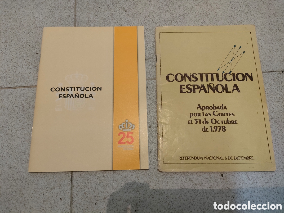 Libros: Ejemplar original Constituci&oacute;n del refer&eacute;ndum de 1978 y ejemplar 25 aniversario