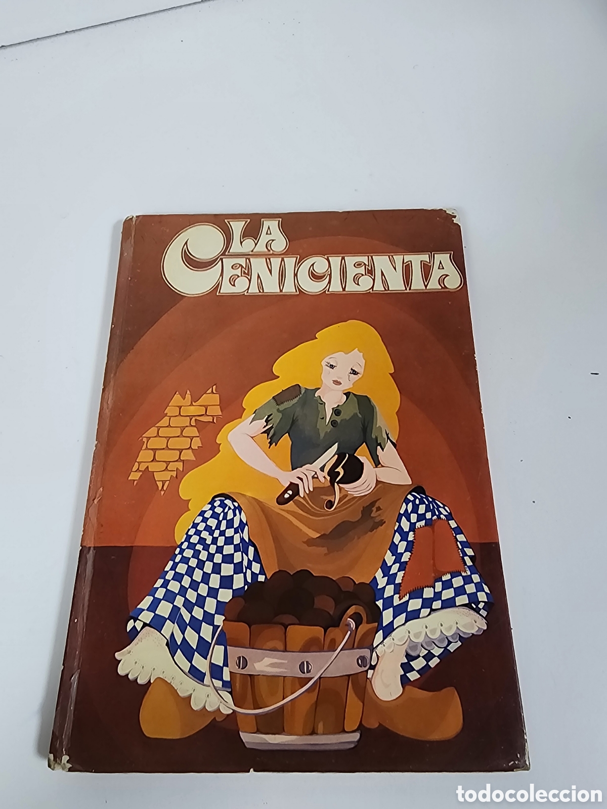 Libros: Cenicienta ilustrada por la c&eacute;lebre dibujante Mar&iacute;a Pascual