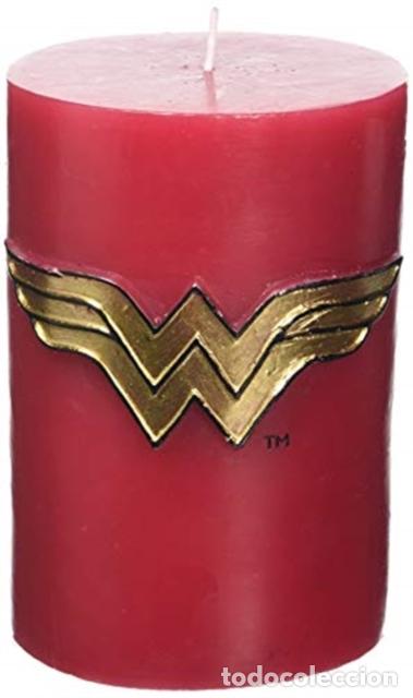 Livros: WONDER WOMAN SCULPTED INSIGNIA CANDLE - INSIGHT EDITIONS