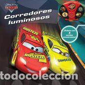 Libros: DISNEY PIXAR: CARS - CORREDORES LUMINOSOS - LIBRO Y BRAZALETE SONORO CON 5 SONIDOS PARA ACOMPA&Ntilde;AR A