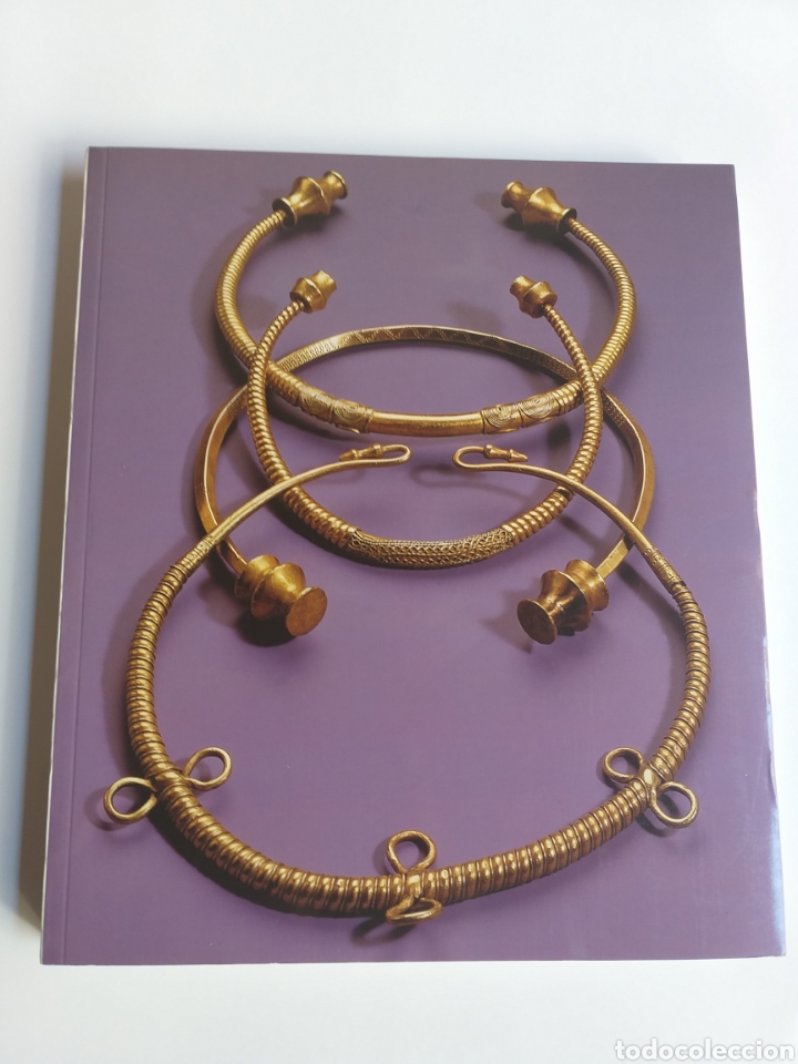 Libros de segunda mano: Torques belleza y poder . Museo Arqueol&oacute;gico Nacional 2002 - Foto 2