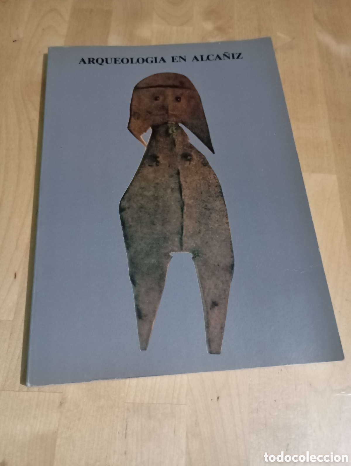 Libros de segunda mano: Arqueolog&iacute;a en Alca&ntilde;iz 1987 Arte Rupestre Paleol&iacute;tico Neol&iacute;tico Edad Bronce Iberos Romanos..
