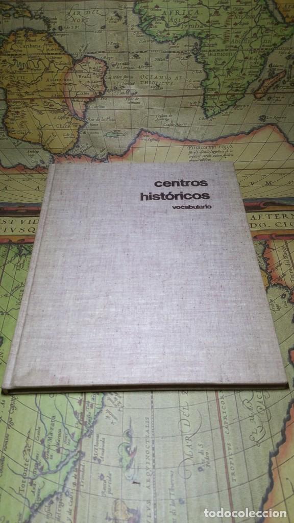 Libri di seconda mano: CENTROS HIST&Oacute;RICOS. VOCABULARIO. ARQUITECTO VICENTE MEDEL MARTINEZ. SAHOP 1&ordf; EDICI&Oacute;N 1980.
