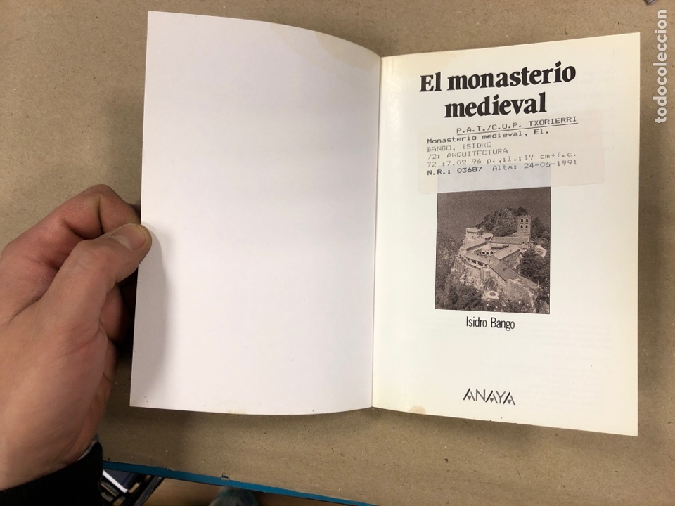 Libros de segunda mano: EL MONASTERIO MEDIEVAL. ISIDRO BANGO. BIBLIOTECA BÁSICA DE ARTE (MONOGRAFÍAS). ED. ANAYA 1990. - Foto 2 - 158230634
