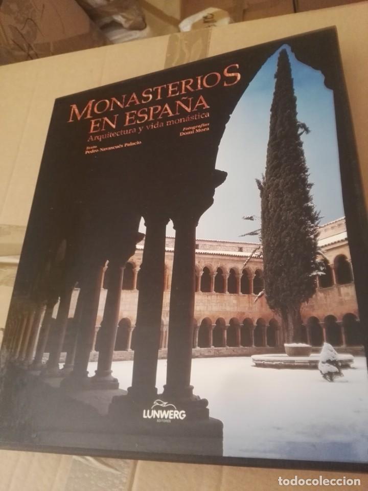 Libros de segunda mano: Libro de los Monasterios en Espa&ntilde;a. Ed. Lunwerg a&ntilde;o 2000 - Foto 1