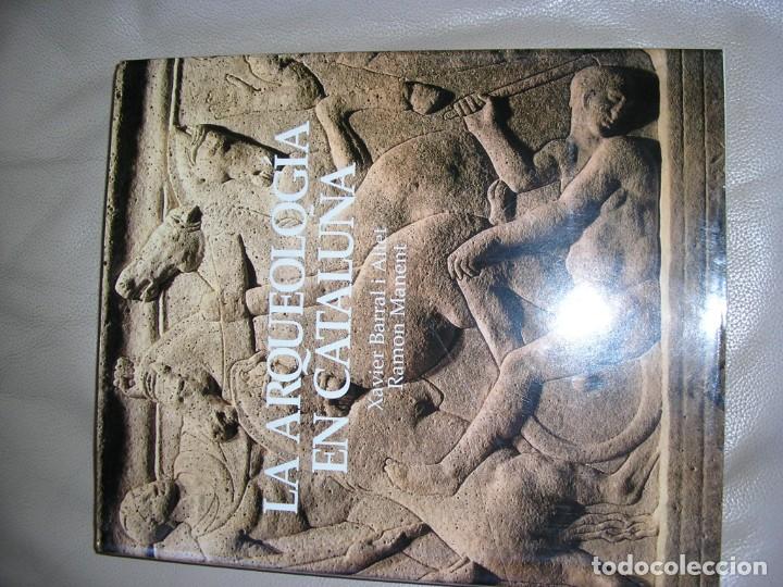 Libros de segunda mano: LIBROLA ARQUEOLOGIA EN CATALU&Ntilde;A DE XAVIER BAR - Foto 1
