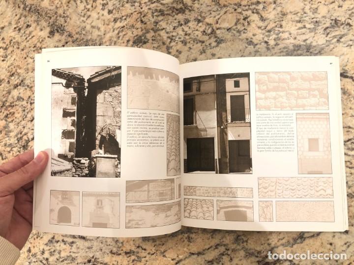 Libros de segunda mano: TIPOS TRADICIONALES DE CONSTRUCCI&Oacute;N Y DE POBLAMIENTO - Foto 2