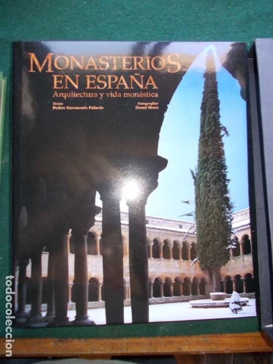 Libros de segunda mano: MONASTERIOS EN ESPA&Ntilde;A ARQUITECTURA Y VIDA MON&Aacute;STICA - Foto 1
