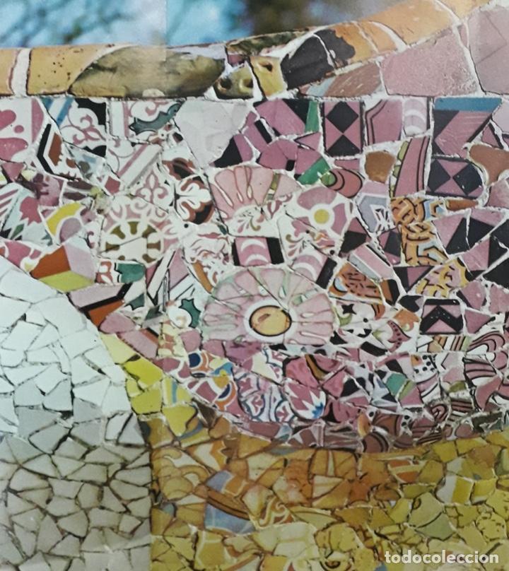 Libros de segunda mano: Gaud&iacute; en Barcelona 1972 - Foto 3