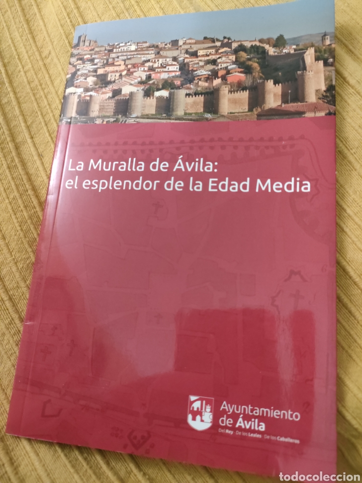 Libros de segunda mano: La muralla de &Aacute;vila e esplendor de la Edad Media