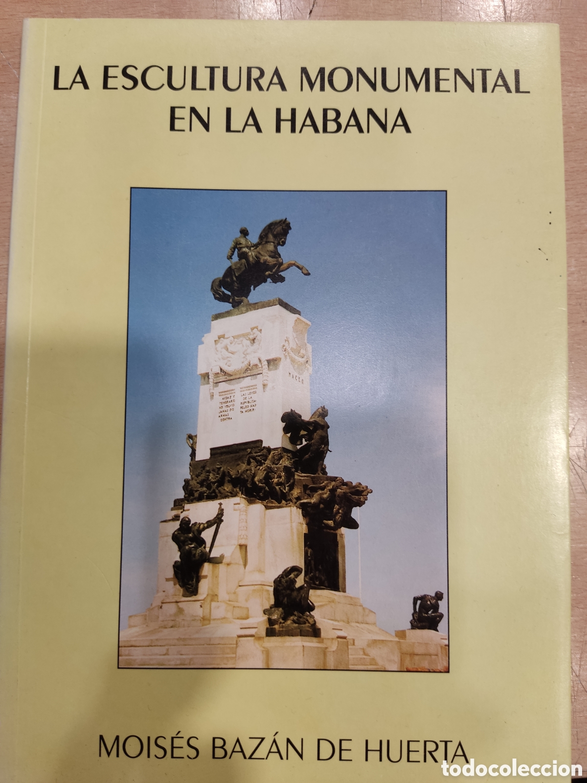 Livres d'occasion: La escultura monumental en La Habana