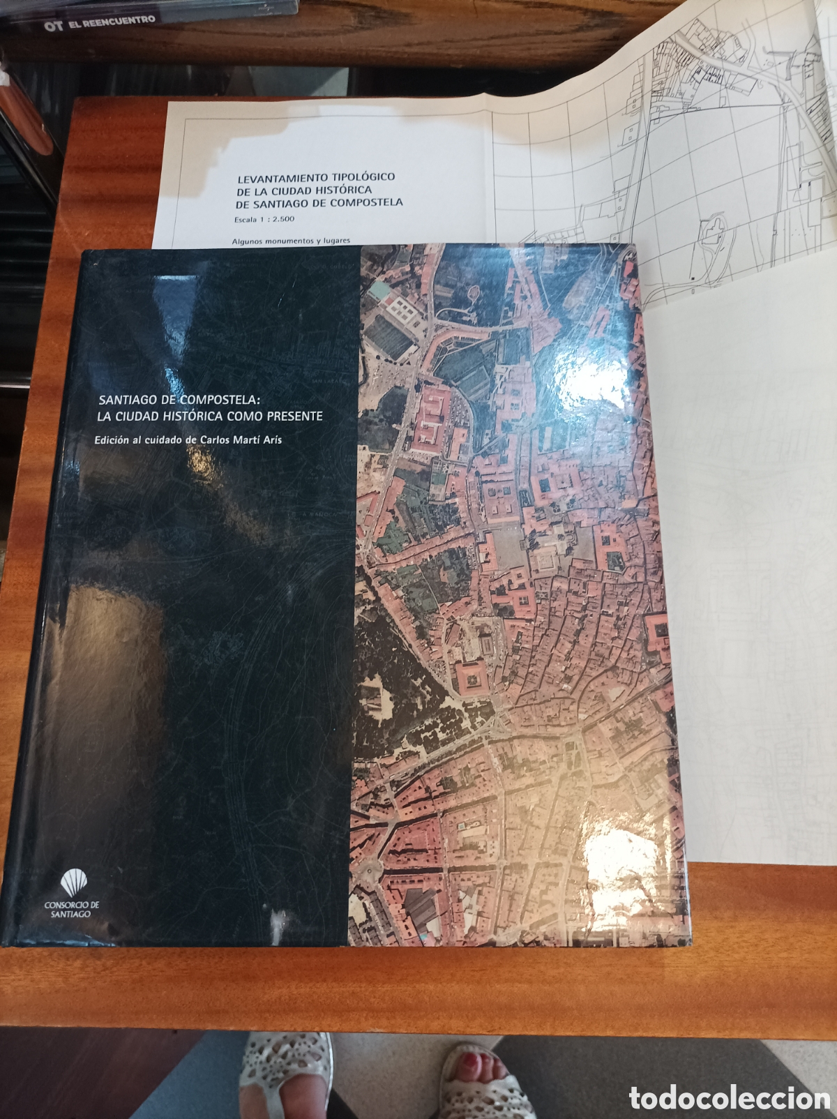 Gebrauchte B&uuml;cher: SANTIAGO DE COMPOSTELA:LA CIUDAD HIST&Oacute;RICA COMO PRESENTE.CARLOS MART&Iacute; ARIS1995