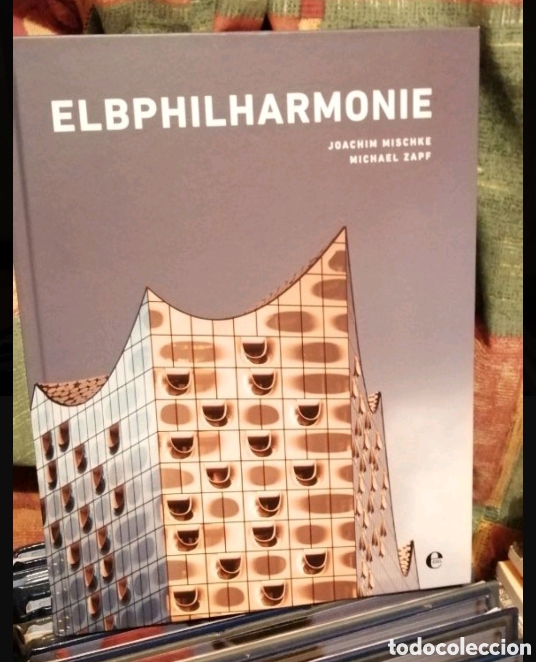Libros de segunda mano: Elbphilharmonie Arquitectura Libro en Alem&aacute;n - Foto 1