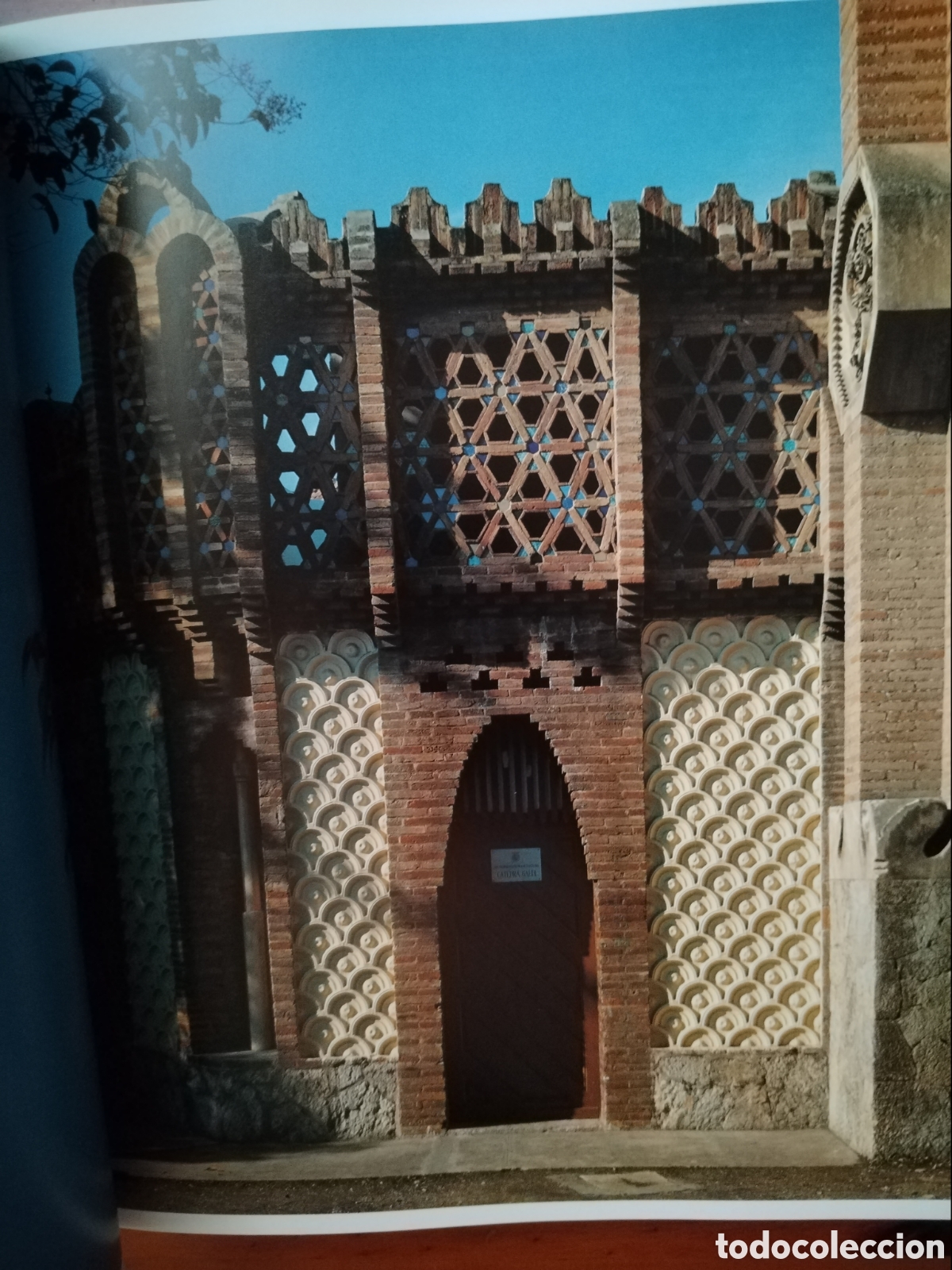 Libros de segunda mano: Gaud&iacute;. Taschen.Rainer Zerbst. - Foto 3