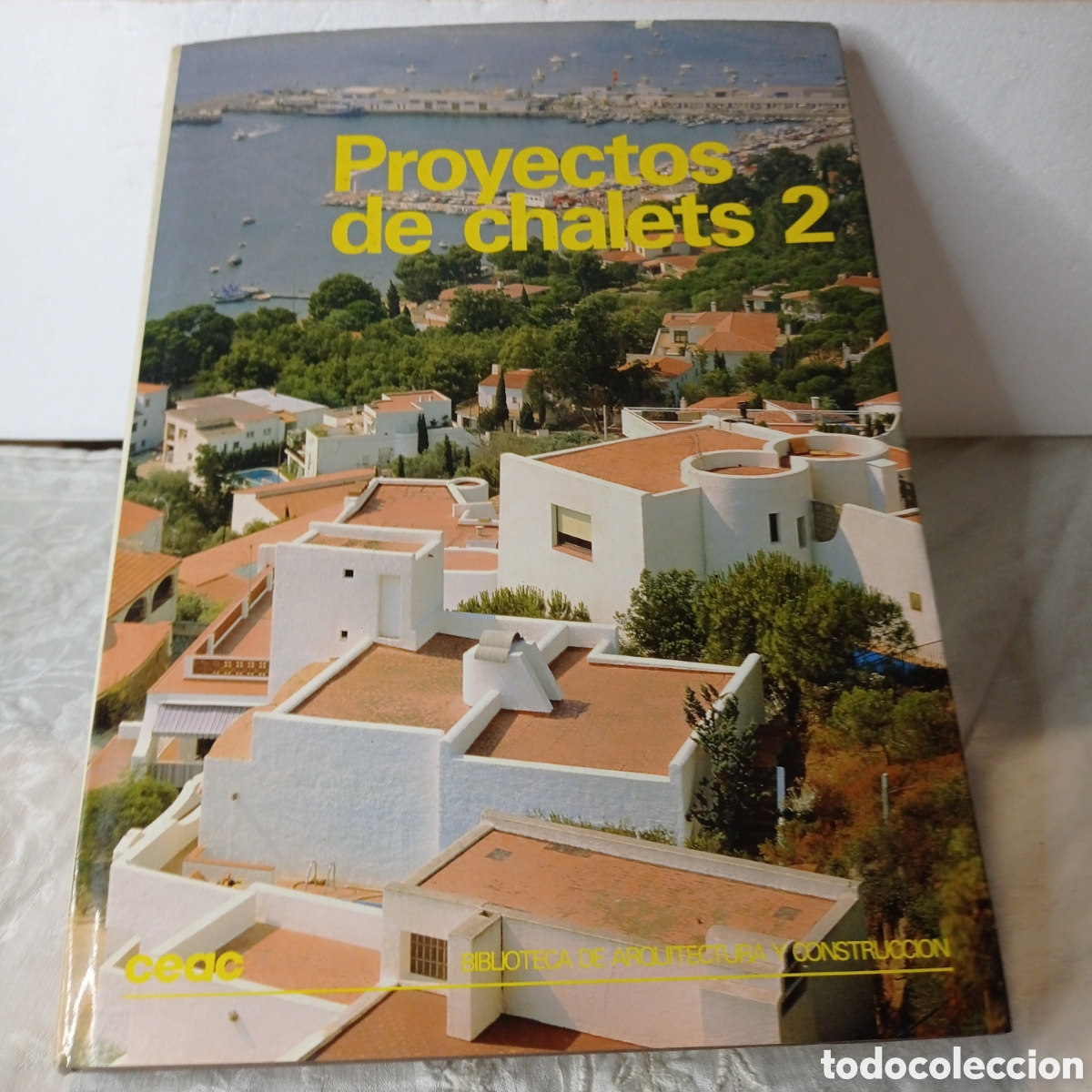 Libros de segunda mano: ARQUITECTURA,PROYECTOS DE CHALETS,GRAN FORMATO,CEAC - Foto 1