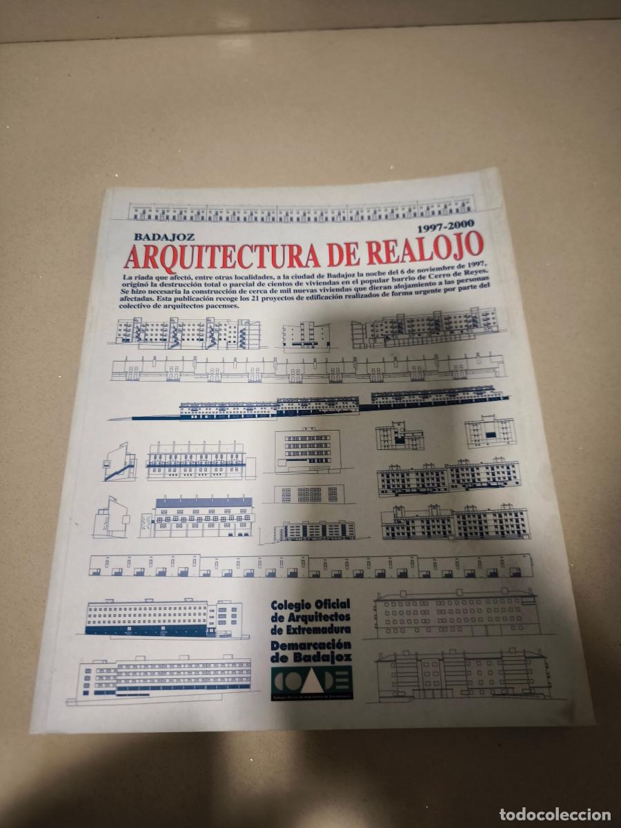 Libros de segunda mano: Badajoz. Arquitectura de realojo - Foto 1
