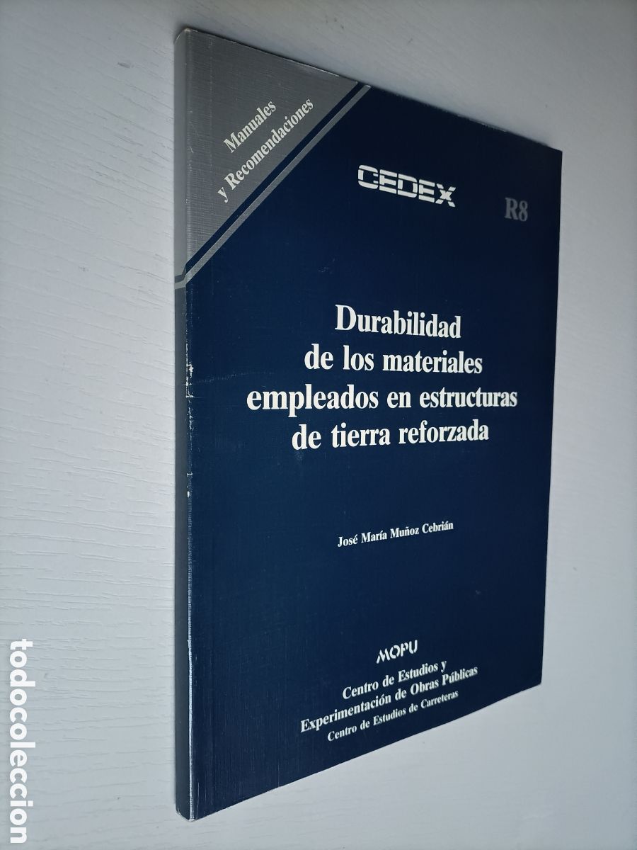 Livres d'occasion: Durabilidad de los materiales empleados en estructuras de tierra reforzada MOPU
