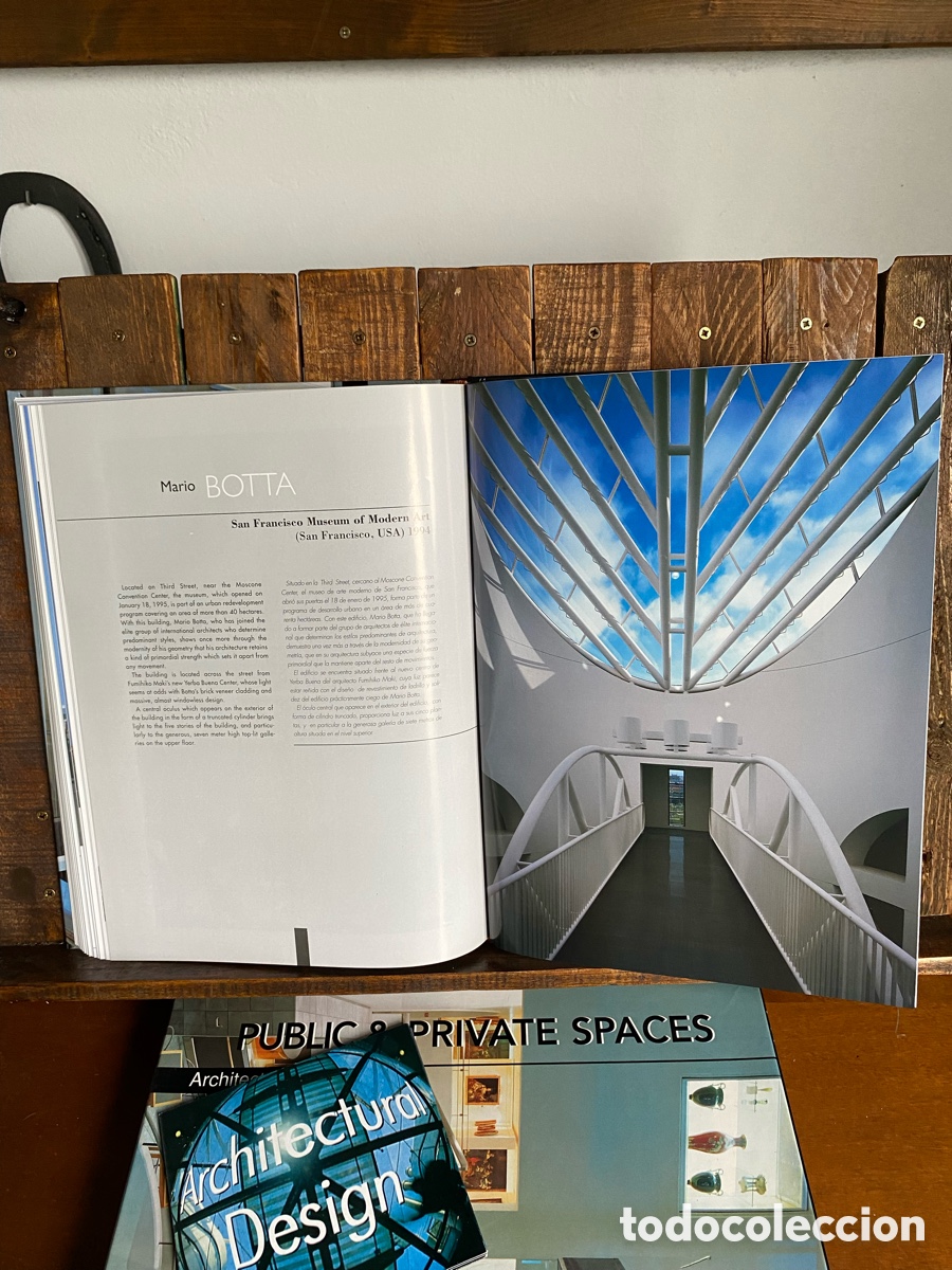 Libros de segunda mano: Public and private spaces - Foto 1