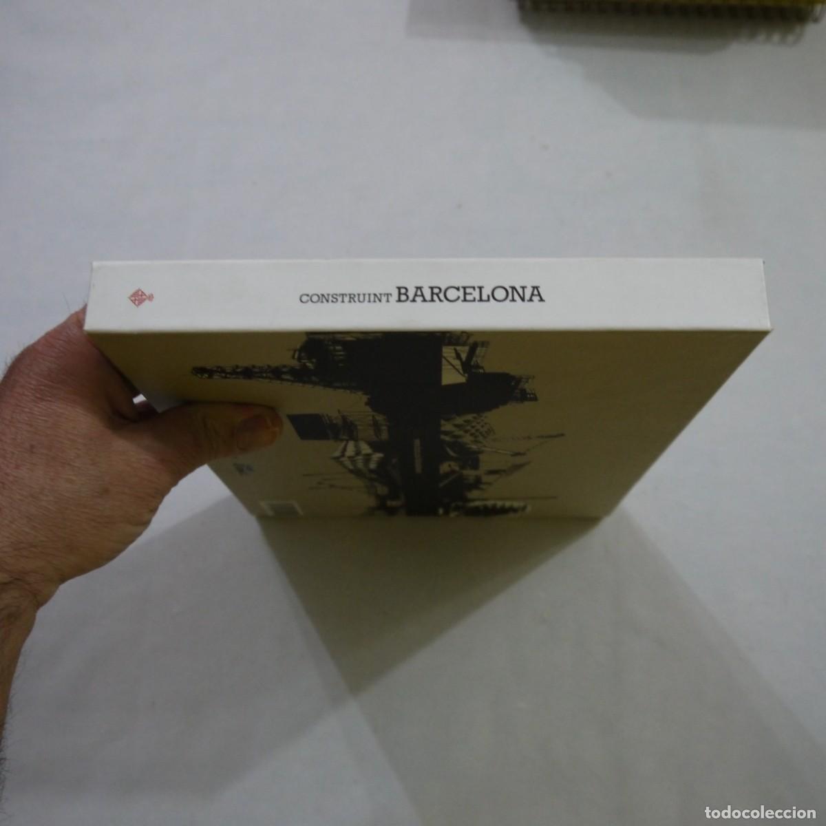 Libros de segunda mano: OBRA OBERTA. CONSTRUINT BARCELONA - ANGLE EDITORIAL - CATALAN - Foto 23