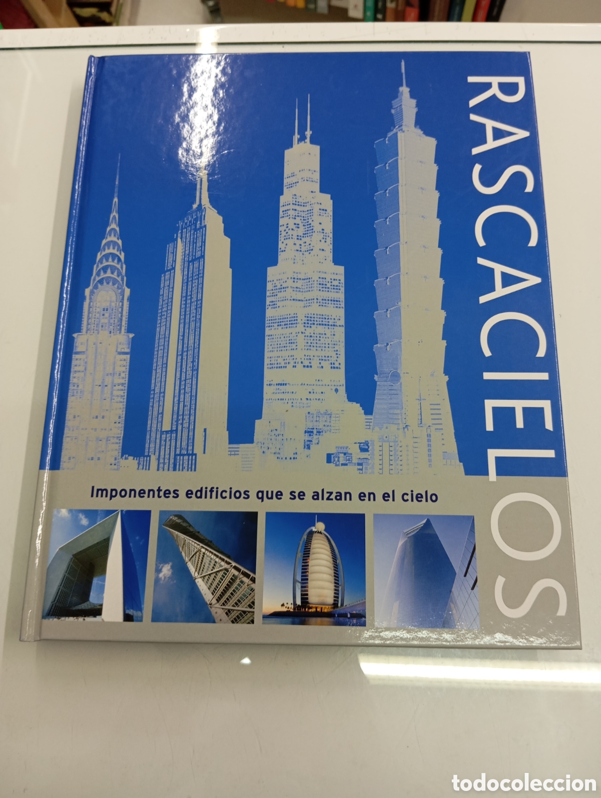 Libros de segunda mano: Rascacielos Imponentes edificios que se alzan en el cielo Herbert Wright Gran formato Muy ilustrado - Foto 1