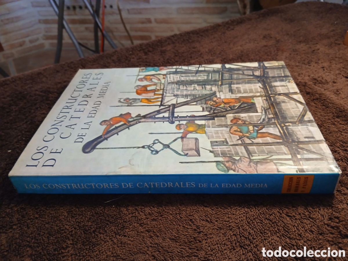 Libros de segunda mano: Los constructores de catedrales de la edad media. David Jacobs. - Foto 2