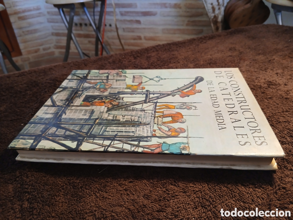 Libros de segunda mano: Los constructores de catedrales de la edad media. David Jacobs. - Foto 5
