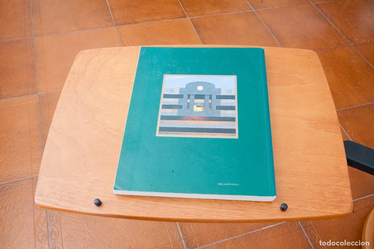 Libros de segunda mano: ROBERT A.M. STERN Buildings and Projects 1981-1985 - Foto 2