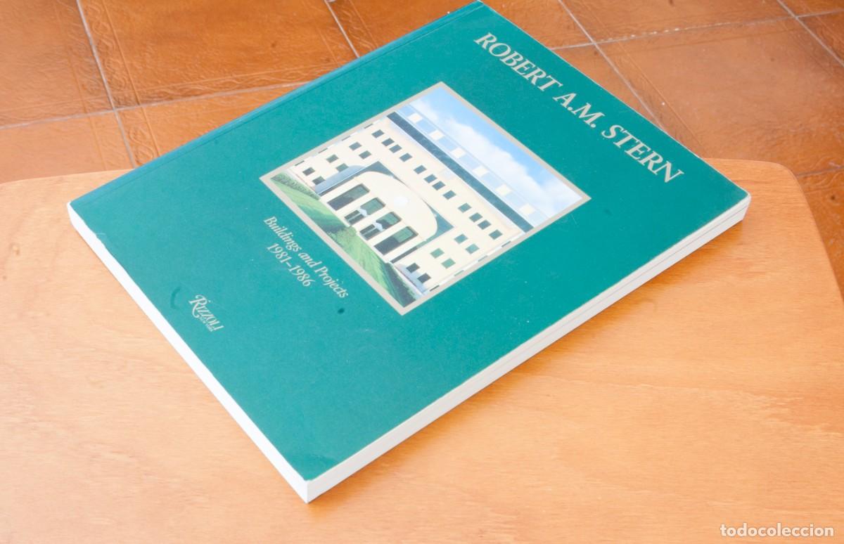 Libros de segunda mano: ROBERT A.M. STERN Buildings and Projects 1981-1985 - Foto 4