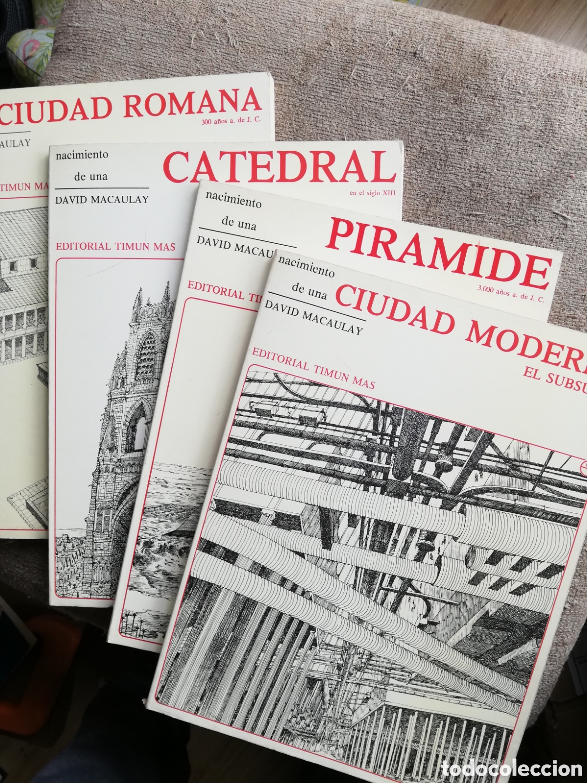 Libros de segunda mano: Lote Nacimiento de una: Ciudad moderna, romana, pir&aacute;mide y catedral, de David Macaulay